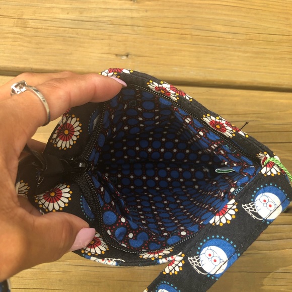 Adorable  Vera Bradley Bag. - Picture 2 of 3